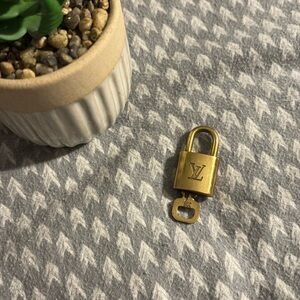 Louis Vuitton Lock & Key #306
